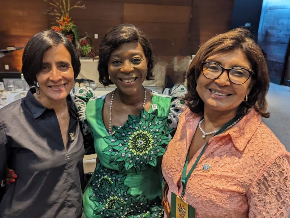 MariaLenasemedo's tweet photo. During #AmazonDialogues w @susanamuhamad Colombia Min Env & Sust Dev, and @ASoudanNonault Min Env, Sust Dev & Congo River Basin of Dem Rep of Congo - working shoulder to shoulder for inclusive rural transformation & sustainable forests.
@EnvDDBC_GouvCg @FAOForestry https://t.co/MlPCWe1Yos