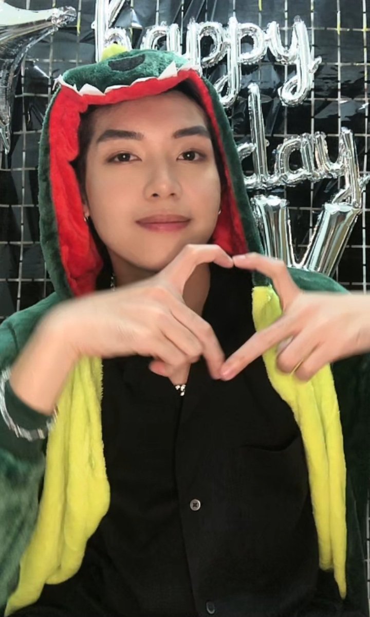 PHPPearls's tweet photo. [PHP SEV BIRTHDAY 🎉🥳🎁]

Cheers for our RoR King!

Thank you for watching Sev's Birthday Live.

HAPPY BDAY ROR KING
#PHP_SEVirthDay #HappyRoRDay
#Press_Hit_Play @PressHitPlay  @s_sev__ https://t.co/8HEW0VM2k3