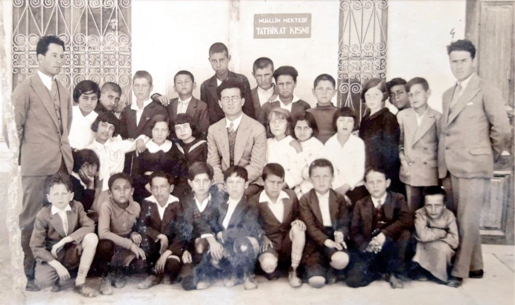 Konya İl Eğitim Tarihi Müzesi (@konyailegitim42) on Twitter photo Konya Erkek Muallim Mektebi Tatbikat Kısmı öğretmen ve öğrencileri
(Konya, 1929)
<a href="/servetal61/">Servet ALTUNTAŞ</a> <a href="/konyamem/">Konya İl MEM</a> #Konya #Eğitim #Eğitimtarihi #Müze #Konyailegitimtarihimuzesi #konyamuaalimmektebi Konya Erkek Muallim Mektebi Tatbikat Kısmı öğretmen ve öğrencileri
(Konya, 1929)
<a href="/servetal61/">Servet ALTUNTAŞ</a> <a href="/konyamem/">Konya İl MEM</a> #Konya #Eğitim #Eğitimtarihi #Müze #Konyailegitimtarihimuzesi #konyamuaalimmektebi