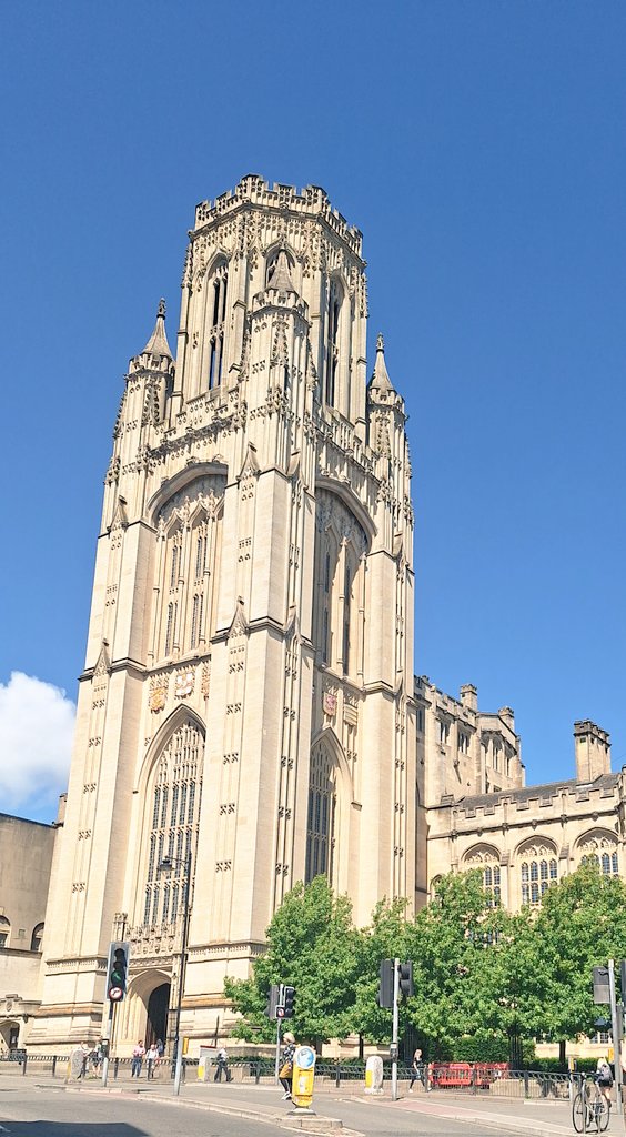Delighted to have joined @BristolUniLaw as Lecturer in Family Law! It has been wonderful meeting my new teaching team, colleagues and exploring the beautiful #WillsMemorialBuilding
Looking forward to meeting the students very soon!