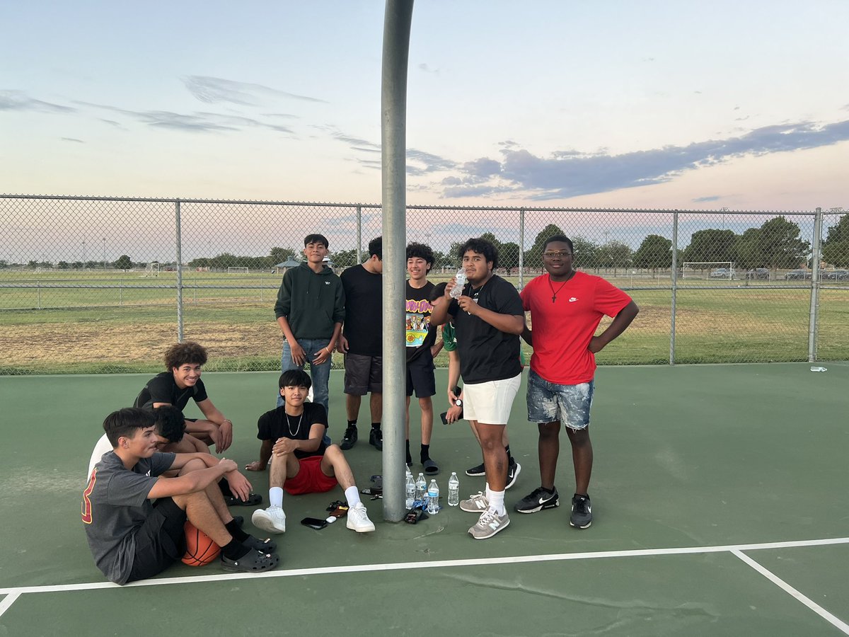 The sun rises over our senior class this morning! Have a blessed school year, class of 2024. 🥳🌅