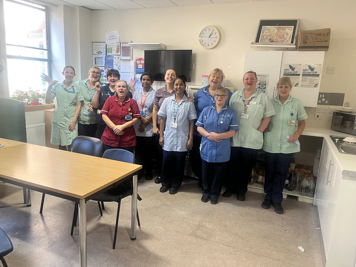 WHAT A TEAM! Finally got a well deserved SILVER on their recent accreditation! Chuffed to bits for them! Smashing bunch of staff your hard work has truly paid off!!🥳🥳🥰 @NorthMcrGH_NHS @sarah_annsankey @MrsHMR83 @WardH4NMGH @MFT_QIT #teammedicine #goingforgold