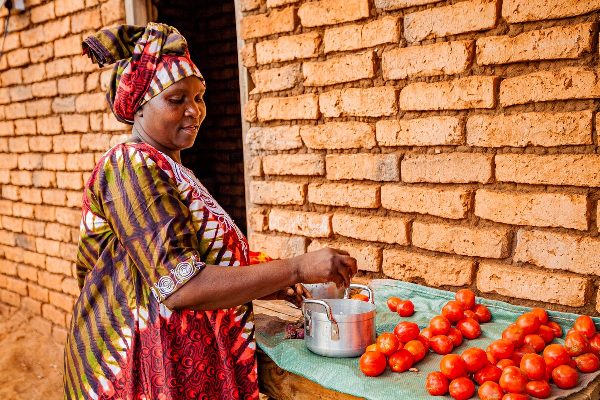 WBGTanzania's tweet image. Gender equality leads to a better, more resilient world. Women’s empowerment and leadership in community, business, industry, and policymaking can lead to better resource management and environmental stewardship.

Learn more: wrld.bg/Kq4l50Pwl9x #IWD2023 #AccelerateEquality