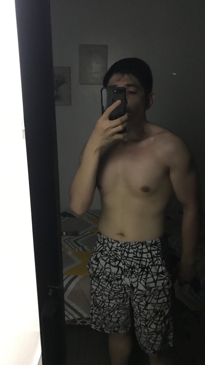 charlesarc_'s tweet image. Boring lagi pag-uwi ko sa dorm. Hayyy Ano kaya masayang gawin?