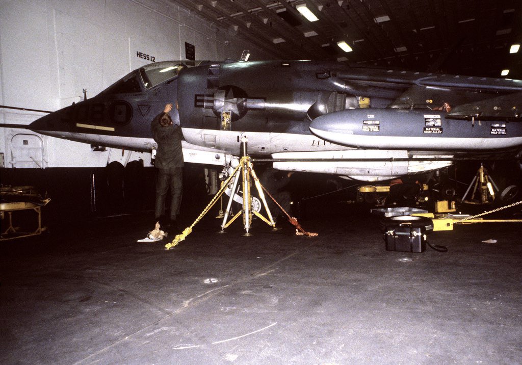 HarrierPres's tweet photo. A a better look at shipboard repairs. This AV-8A is undergoing routine checks. We can see better here the jacks and tie down points. #AV8A #USMCHarrier #Harrierpres https://t.co/KcKDXQhVuC