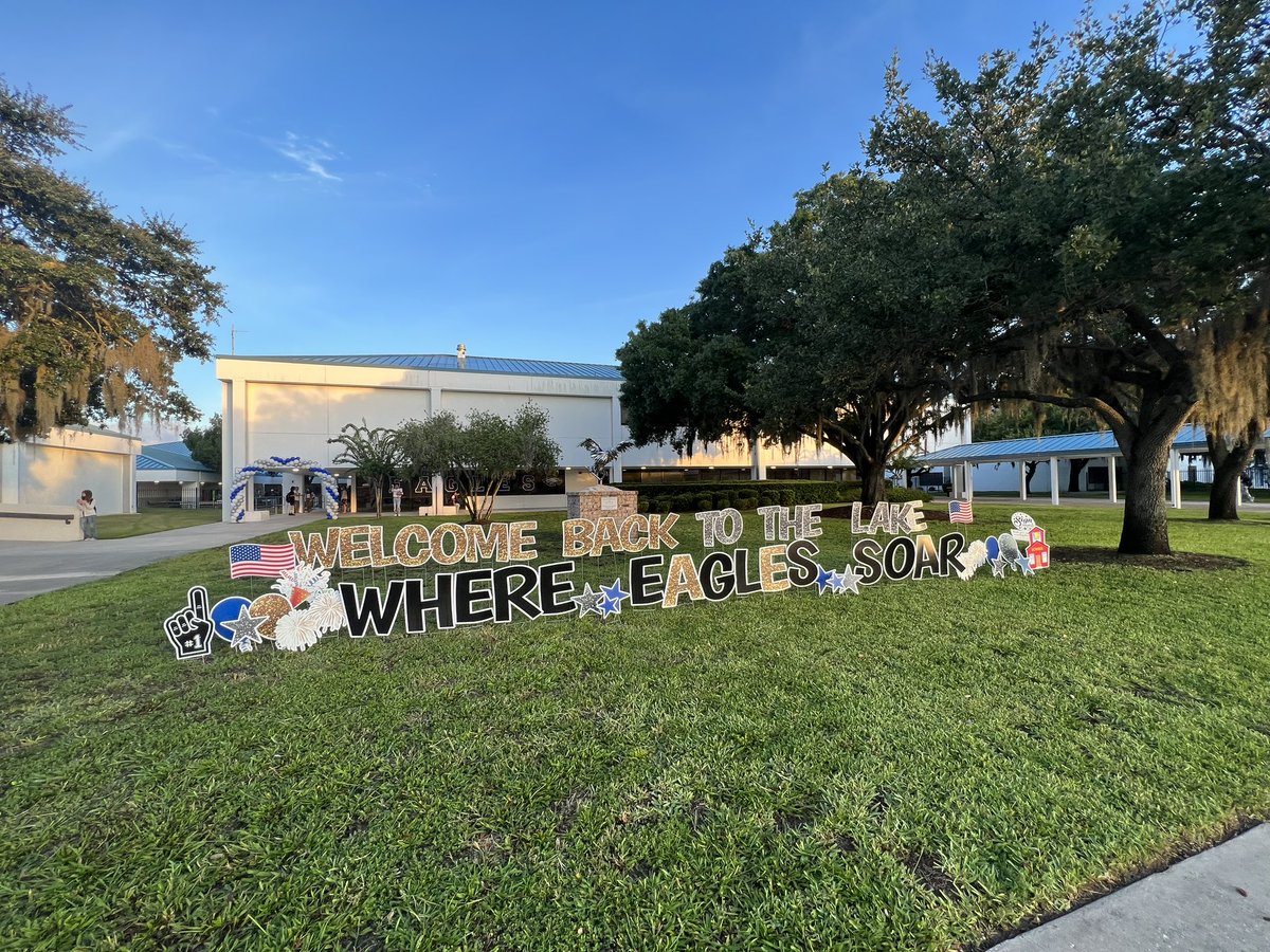 PinellasSuper's tweet photo. I’ll be out visiting our schools today to welcome families and see the start of an amazing year. We’re here at East Lake High and East Lake Middle, where eagles soar! #PCSFirstDay https://t.co/wrVsZJmyVP
