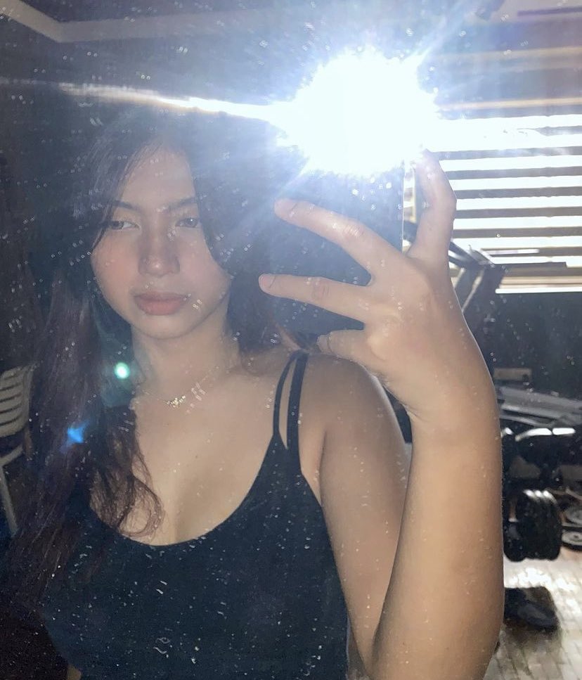 selena tweet media