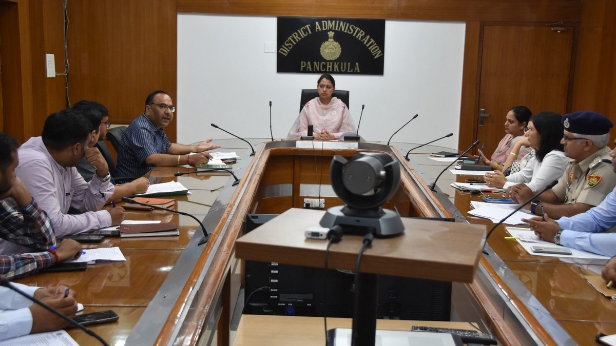 DC_PANCHKULA's tweet photo. Panchkula में Construction Projects और अन्य Units को दी गई #EnvironmentClearance की होगी वेरिफिकेशन
कालका और पंचकूला के SDMs करेगें इस संबंध में वेरिफिकेशन
उपायुक्त Dr. Priyanka Soni की अध्यक्षता में हुई बैठक में लिया गया निर्णय
...
@cmohry https://t.co/GM4d5NpQU8