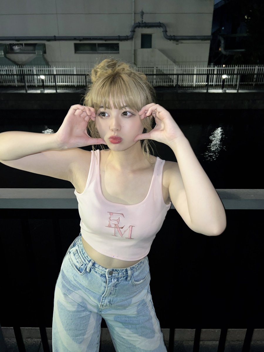 いつも使ってる最強のカメラモード
BeautyCamで、iPhoneカメラモード
盛れるのに自然、夜に撮っても
外カメフラッシュで可愛すぎるから大好き