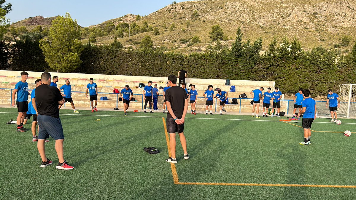 ¡Nuestro equipo ya está de vuelta después de tanto tiempo!
Nuestros jugadores ya están preparando la nueva temporada y el primer test de pretemporada este sábado 12 de agosto a las 19:00 contra Jumilla AFC.
🔴⚫#VamosAbaran