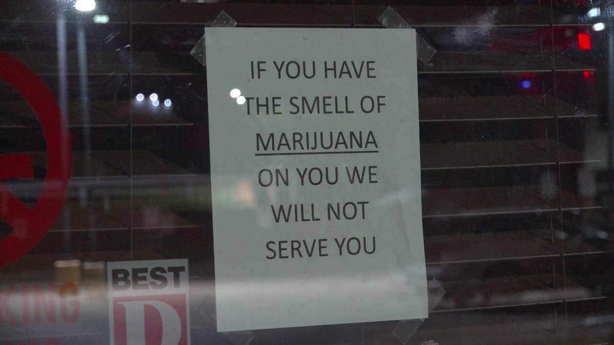 News4SA's tweet photo. Tex Mex restaurant E Bar in Dallas will no longer serve people who smell of marijuana.

What do you think of this policy? https://t.co/WeeIsxhCge