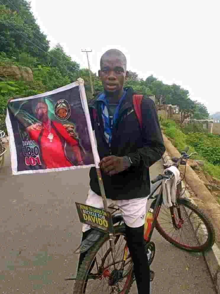 ssbmuzik's tweet image. A young man called @emmiwuks embarked on a Benue to #Lagos on a bicycle to meet #Afrobeat Superstar @davido  He is currently on Day 8 today.

Please retweet till #davido see this
@MissRozapepper @30BG_CEO @doshdmw @DAMIADENUGA