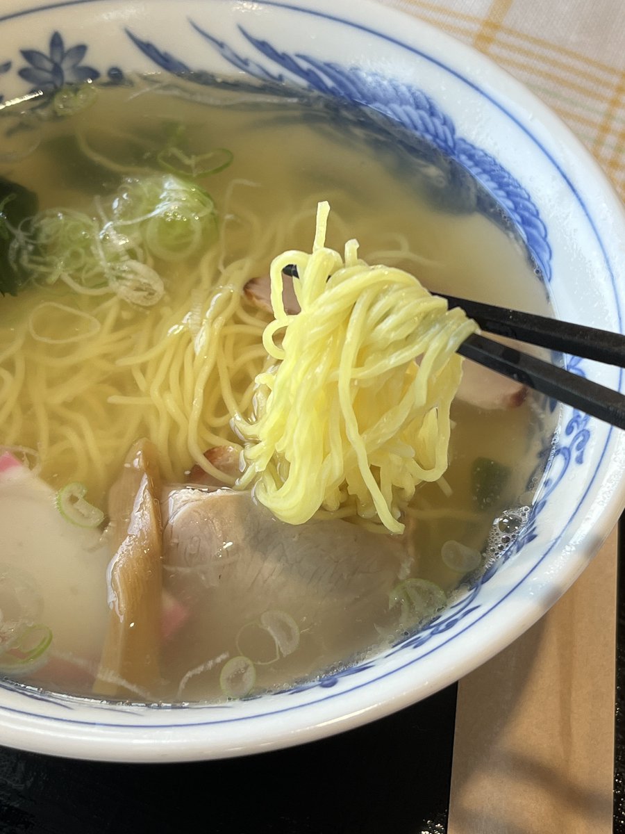 ANchan_CHANNEL's tweet photo. 「#レストランNOTSUKE」
塩ラーメン
北海しまえび(ゆで)
#NOTSUKE #北海道 #別海町 #野付半島ネイチャーセンター #ラーメン #中華そば #麺スタグラム #グルメ #激ウマ #ラーメン好きな人と繋がりたい #ラーメン好きと繋がりたい #ラーメン大好き #ラーメンインスタグラマー #美味しい #また行きたい https://t.co/nPxleVSMsb