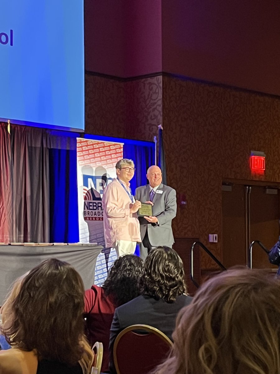 Last night, @MWHSWildcats journalist Quinn Burton received a GOLD Pinnacle Award from the Nebraska Broadcasters Association for Best News Story - Audio for his coverage of the 'Frozen' Masterclass. 🏆📹❄️ We are so proud of you, Quinn. 👏 @MWHSactivities @tnqburton @MillardPS