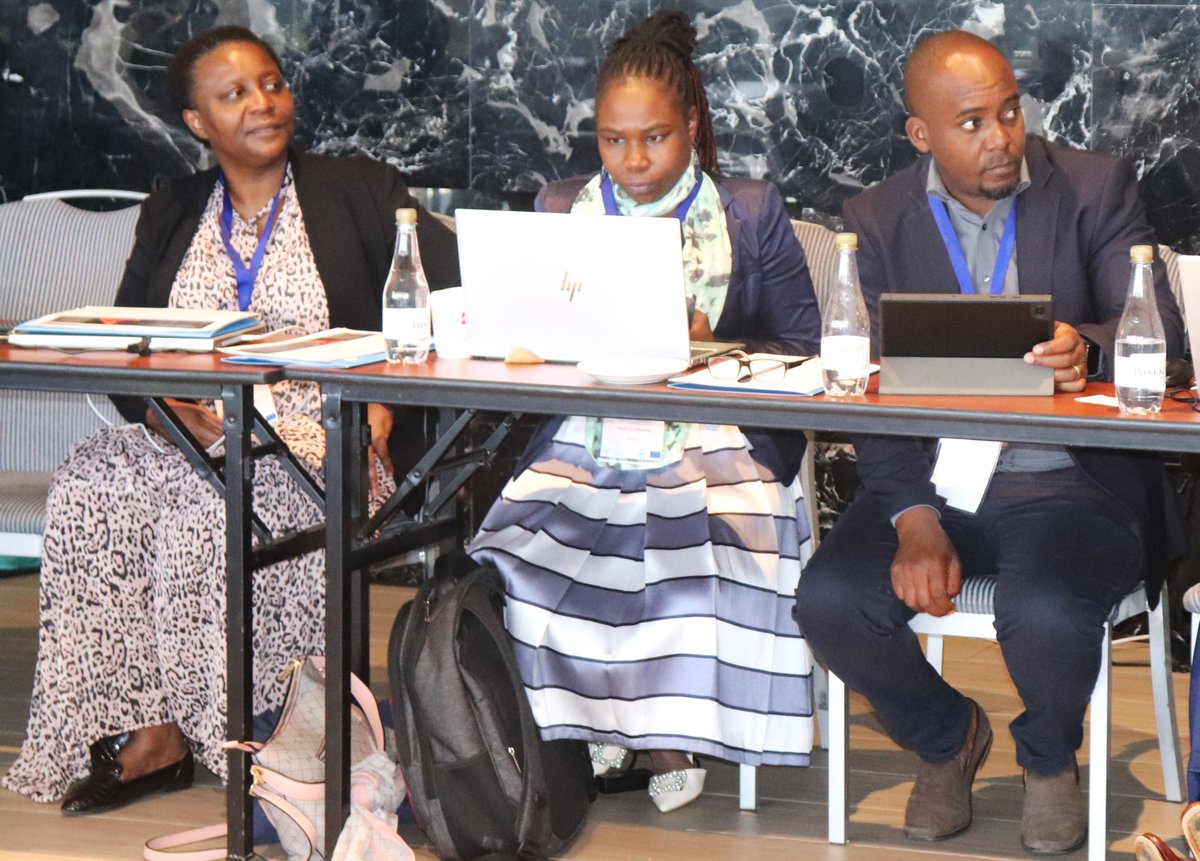 faosfsafrica's tweet photo. Since its launch in Dec 2018 the #STOSAR Project has achieved remarkable progress in the #SADC region by implementing an Agricultural Information Management System🖥️, tackling transboundary plant pests 🐛& animal diseases🦠to unlock market access & stimulating economic growth📈 https://t.co/tUj1qsrONI