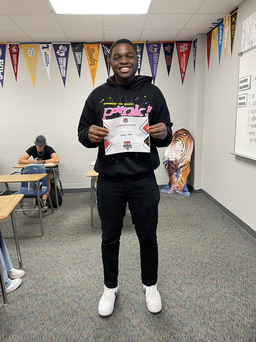 Lead_w_Russell's tweet photo. Sometimes it takes zero talent to win @THS_Tigers @J_Renaissance #TallestSocks #BestHandWriting #LongestLegs #SingoBingo #FunFirstDay https://t.co/utCQANIfAB
