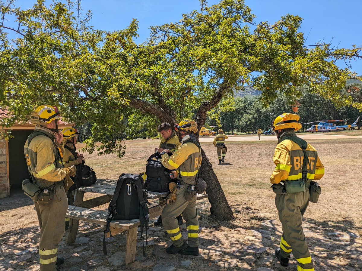 14:37 | 🔴 ACTIVADA @briftabuyo para actuar en #IFVillarino #Zamora 👉 Se sumarán a medios de @naturalezacyl @INFOCYL en las tareas de extinción. Mucho ánimo compañeros Somos #BBFF #BRIF de @mitecogob