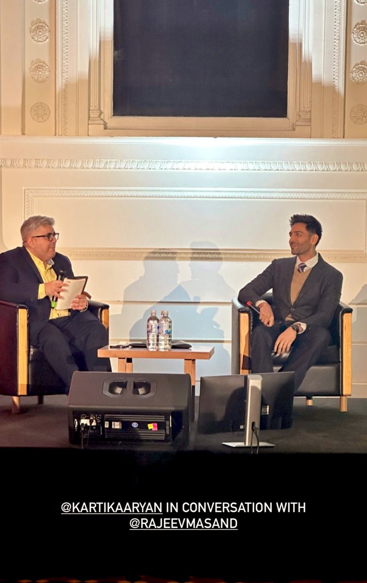 KartikAaryanFan's tweet image. And look at this dapper dude - @TheAaryanKartik at the curtain raiser #Iifm 

He is looking sooo hot and handsome 🔥🔥🔥❤️‍🔥❤️‍🔥❤️‍🔥 #KartikAaryan