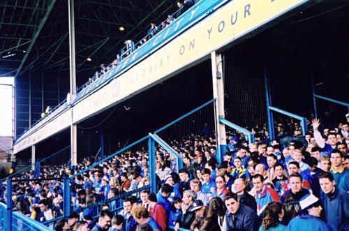 City90s's tweet photo. The Spion Kop, Filbert Street, 1994 https://t.co/6YRgmHUJea