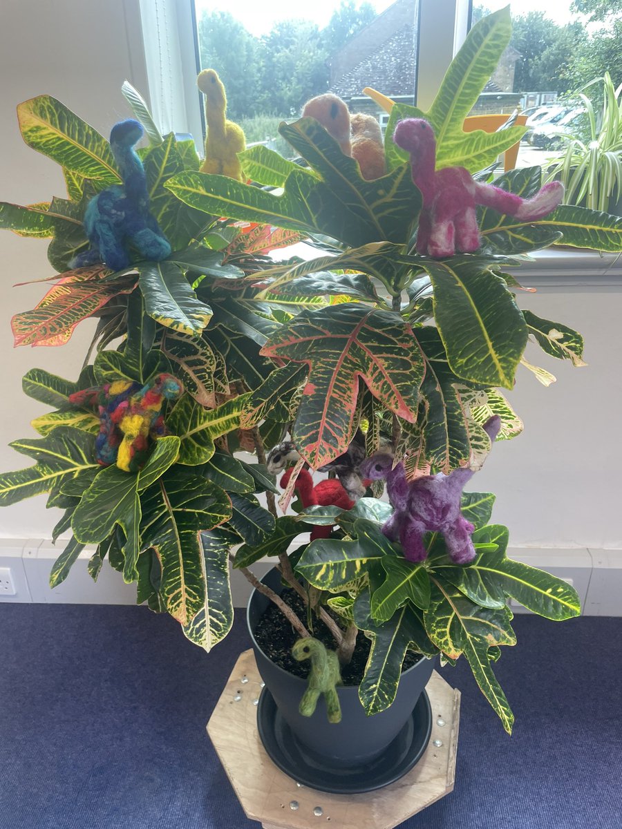 Last day with internal moves today before I move to Conservator with one collection NCC (dream job 🥰) <a href="/sciencemuseum/">Science Museum</a> I made Nosewise the green Dino for a craft day at work and decided as a leaving gift to make each team member their own Dino. Cue, the Dino tree.