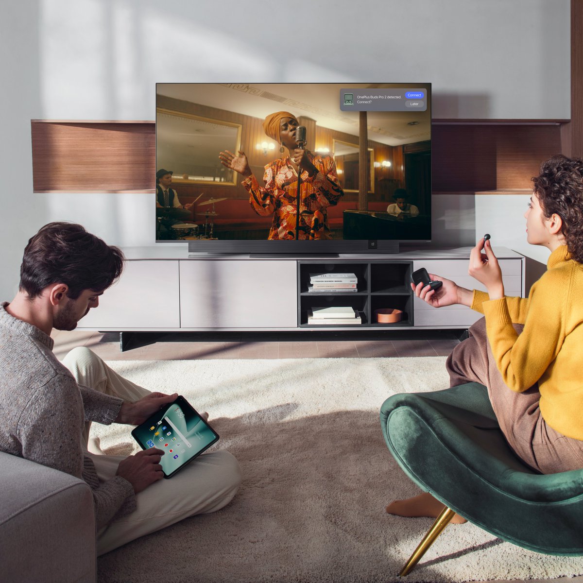 OnePlus_IN's tweet image. Get set to elevate your weekend binge-watching with the cutting-edge OnePlus Q2 Pro TV. Dive into a world of immersive entertainment by seamlessly pairing it with the dynamic OnePlus Buds Pro 2. 📺🎧 #OnePlusTV #ImaginationandIntelligence