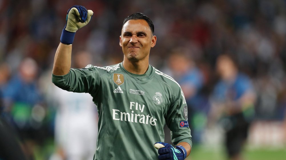 Lo que el Madrid necesita es un hombre que acepte un rol de un año de contrato y conozca la casa. No veo mejor posicionado que el "tico" Keylor Navas, participe de las tres Champions seguidas 🇨🇷.