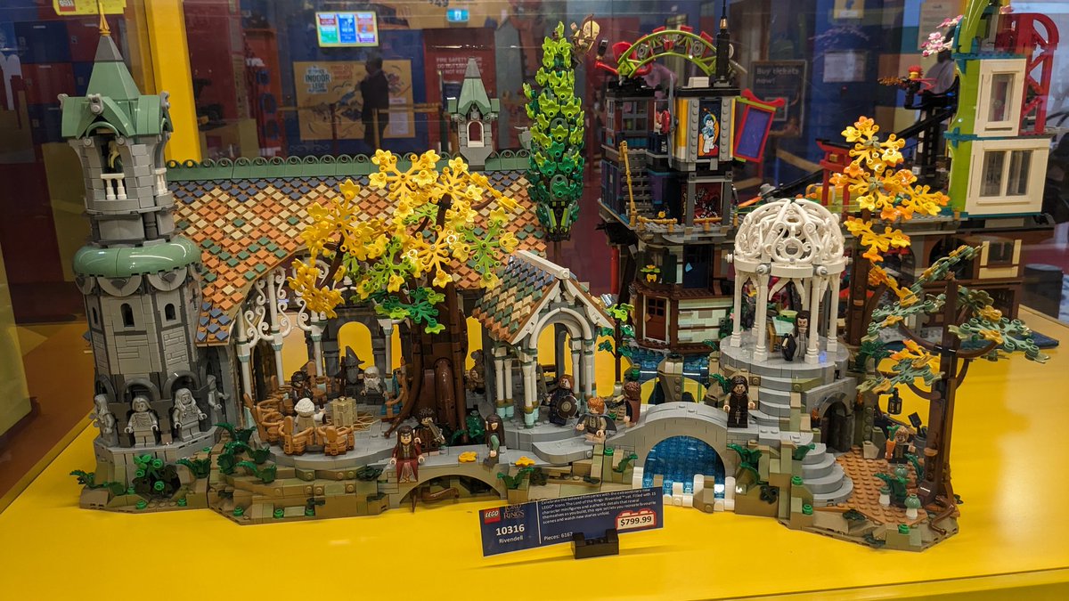 wickedcherub's tweet photo. I saw the Rivendell Lego set today in person and it is beaaaaaaaautiful and I want it so badly but it's $800 and that is a Ludicrous amount of money for me to spend on some Lego and I cannot even begin to justify it https://t.co/wt75dMBVNL