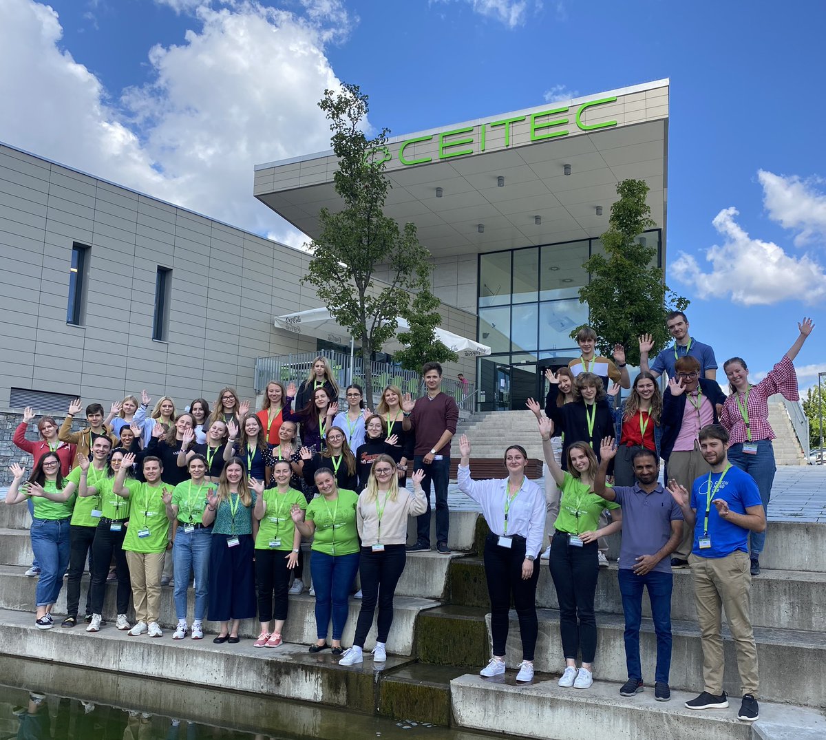 CEITEC_Brno's tweet photo. @VUTvBrne @brnomycity @thermofisher @Olinium42 8 témat, 14 mentorů, 28 účastníků z 19 středních škol, 4 dny, 2 přednášky, 1 pub kvíz, 1 grilovačka a hlavně nespočet hodin v našich labinách 🧑🏼🔬
Díky všem a zas někdy 💚
#CEITECStudentTalent https://t.co/s7sqF1YiYH
