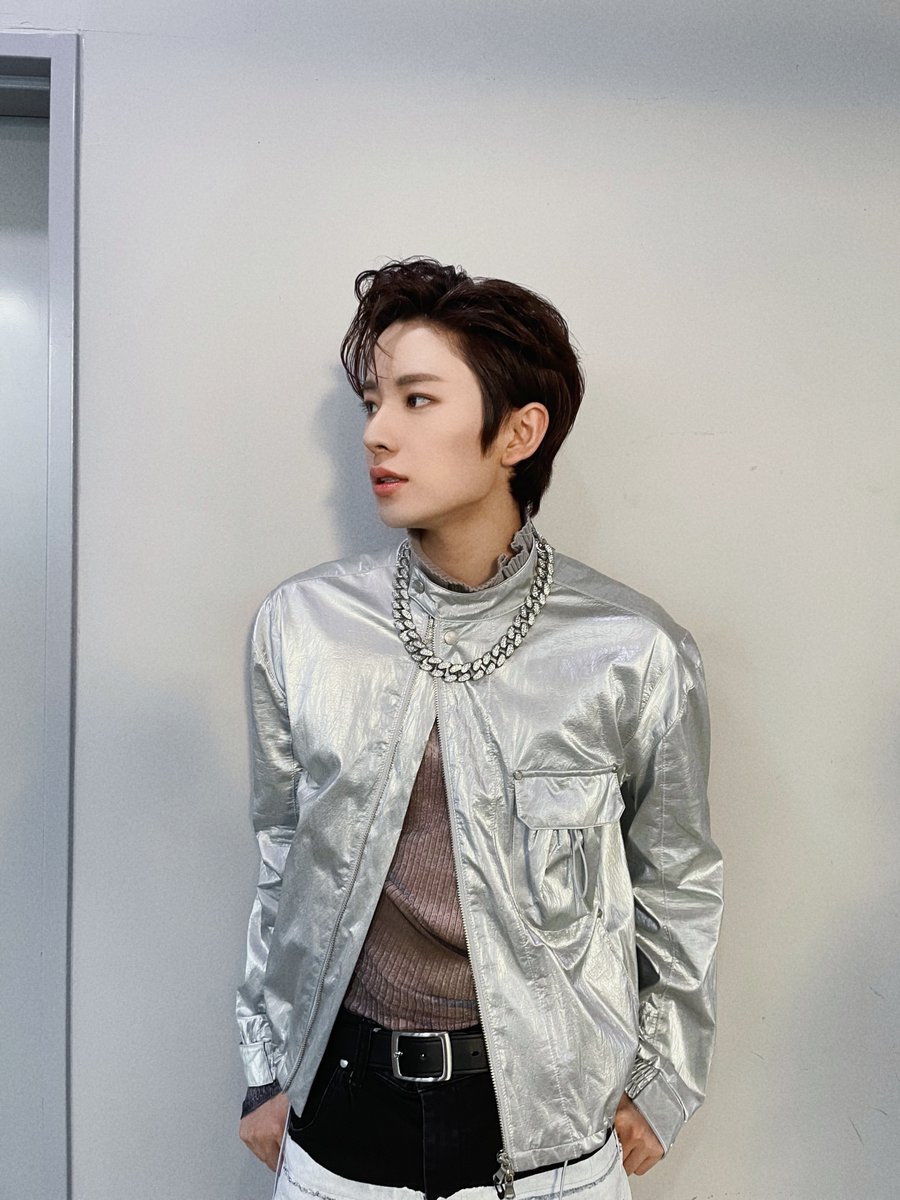 smrookies's tweet photo. [유우시] 루시퍼 무대가 공개됐네요 😚
다음주는 U도 공개되니까 많은 관심 부탁드립니다！🥰

#유우시 #YUSHI
#SMROOKIES #SR23B

#NCTUniverse #NCTUniverse_LASTART #LASTART https://t.co/OZczoK4XnI