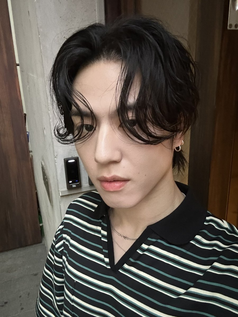 yugyeom's tweet photo. 👋🏻👋🏻👋🏻🐦🐦🐦 https://t.co/UwPylybAaC