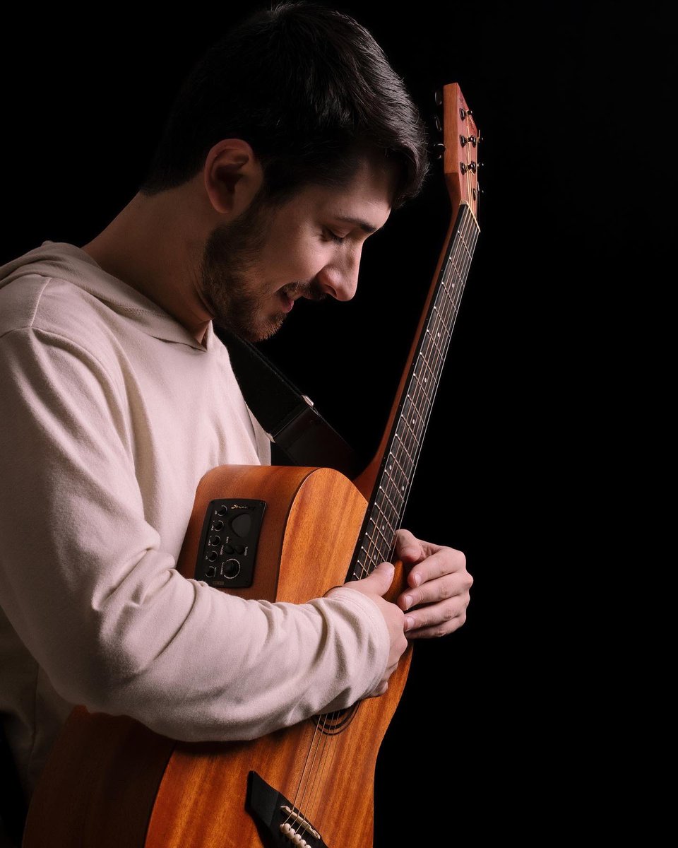 BohrerPery's tweet photo. Assim como uma música, a vida é composta por diferentes notas e ritmos. Cabe a nós criarmos uma melodia única e memorável com os momentos que vivemos. #joy #music #musician #musically #sing #singing #guitar #musiclovers https://t.co/69jl4UGNrj