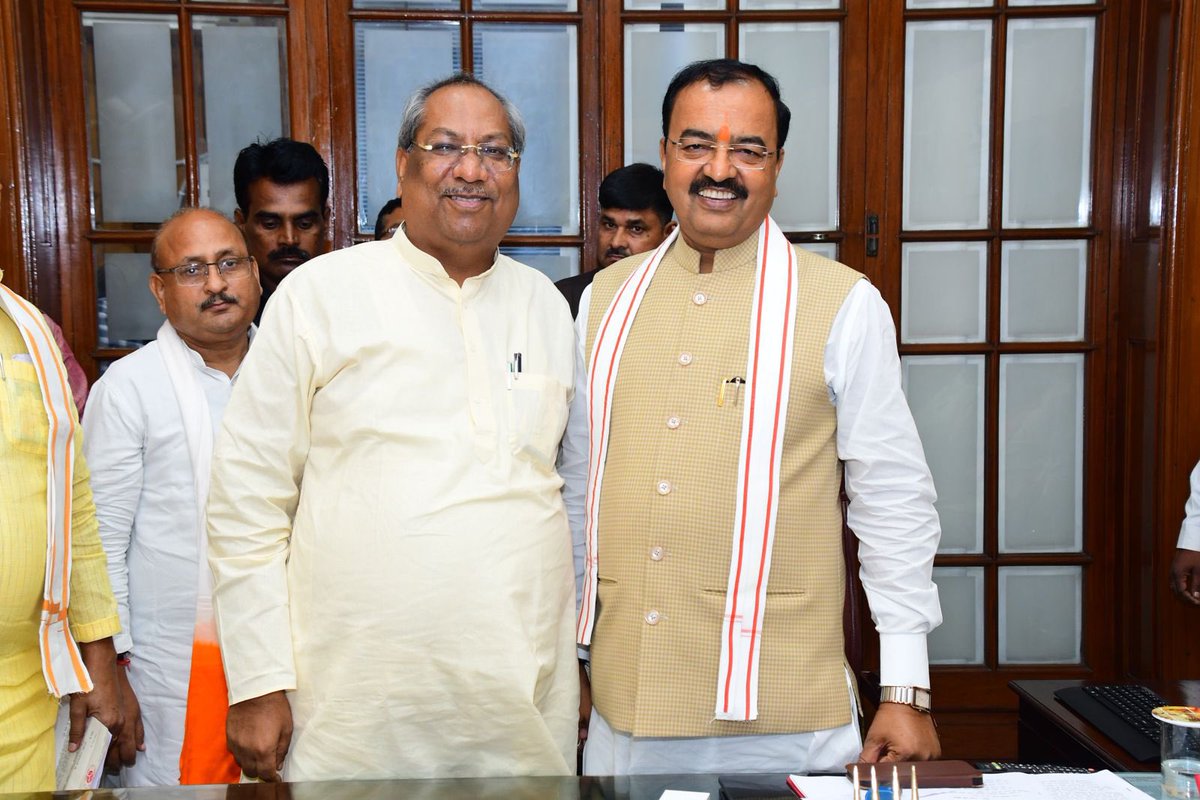 drsanjayknishad's tweet photo. आज मा० उप-मुख्यमंत्री श्री @kpmaurya1 जी से भेंट कर उन्हें आगामी 16 अगस्त को आयोजित होने जा रहे @nishadparty4u के 8वें स्थापना दिवस के लिए आमंत्रित किया। https://t.co/3KB3ZZvgpp