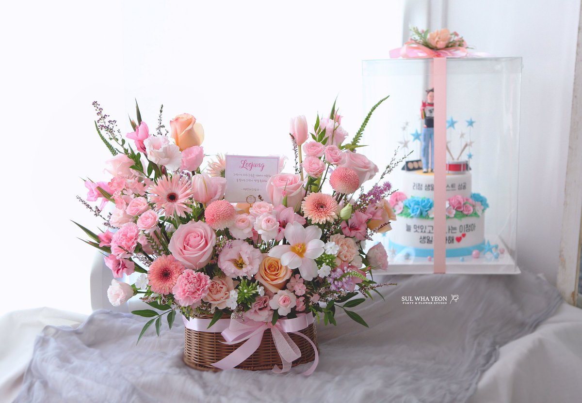 980809_reethm's tweet photo. 💕 𝐇𝐀𝐏𝐏𝐘 𝐋𝐄𝐄𝐉𝐔𝐍𝐆 𝐃𝐀𝐘 💕

리정 생일날, 꽃바구니와 케이크를 전달하였습니다.

이정이에게 잘 전해주셨다고 하며, 참여해주신 모든 🥁 감사드립니다 :) https://t.co/fLqXzHp3OU