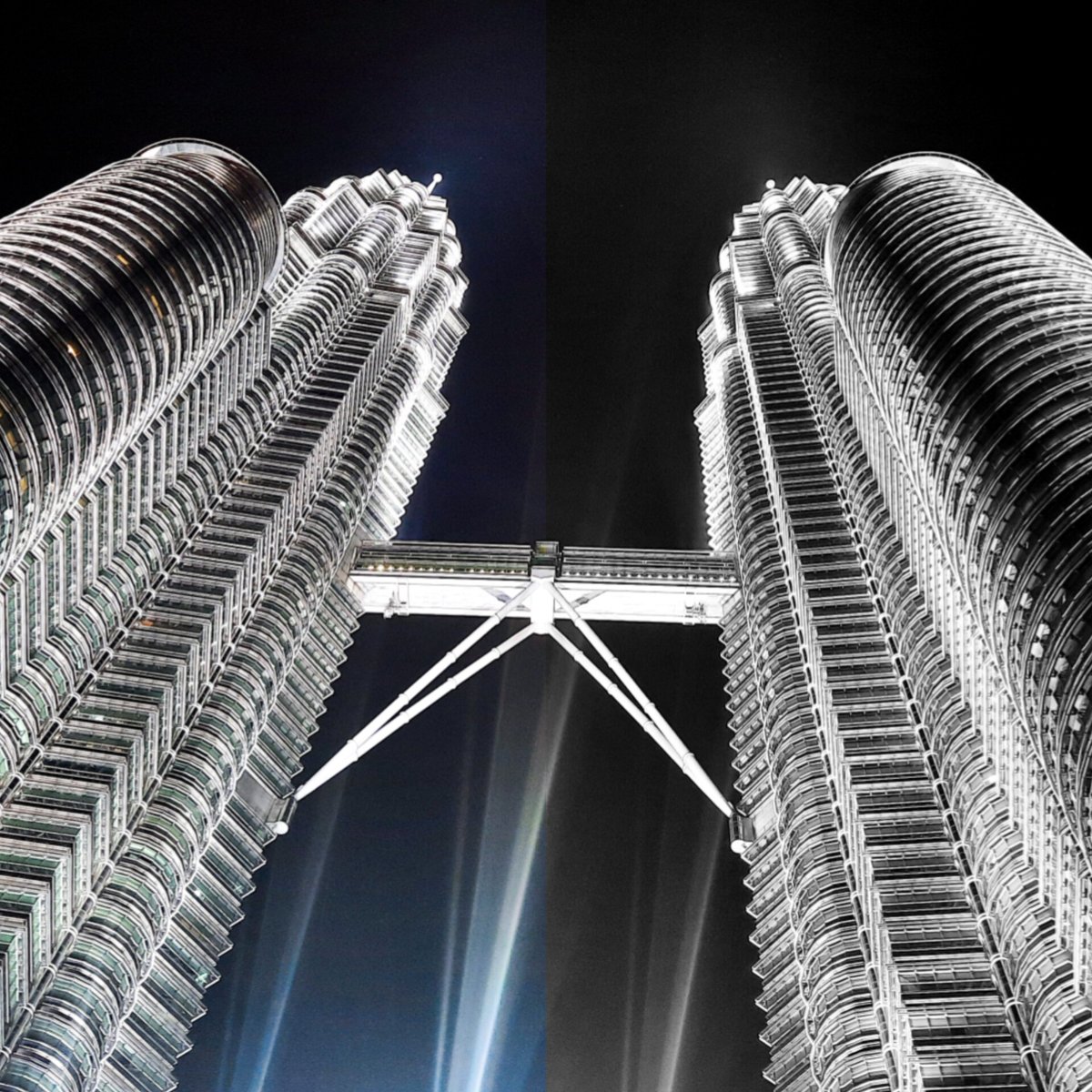 PrincessErisa's tweet photo. 🇲🇾KLCC Tower w/ Light & BW
@samsungID
Captured #withGalaxy #snapdragongen2
@Snapdragon_ID @Snapdragon
#EpicNightographyChallange
#withGalaxy S23 Series 5G
#SharetheEpic https://t.co/vDB9ZZEv9e