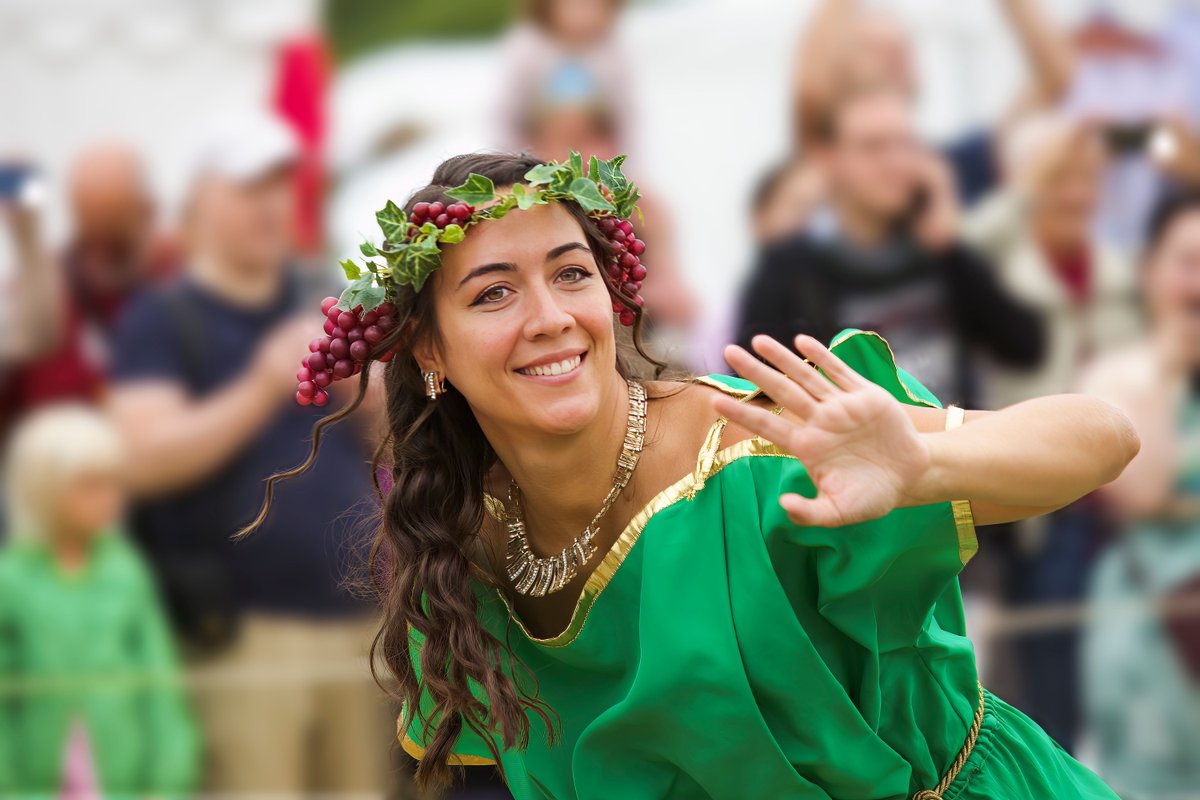 MySwitzerland_i's tweet photo. 🏛 Sul sito archeologico romano di Augst, conosciuto in epoca romana come Augusta Raurica, avrà luogo la festa romana che rievocherà usi e costumi dell'epoca.
Un evento da non perdere! Info: https://t.co/1kGQG8Obju
#svizzera #switzerland #augst #augustaraurica #festaromana https://t.co/dcykzTBZnr