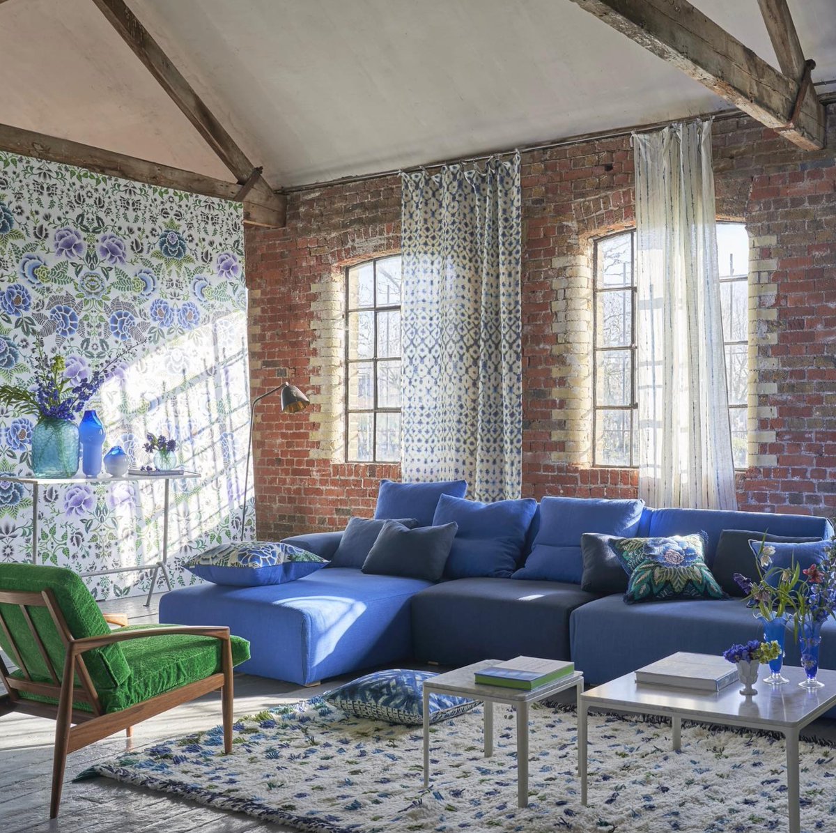 Curtaincraft's tweet photo. This seasons style of pattern and textures gives an interior space a unique character and spirit. Featuring Designer Guild's brand new Fleurs D’Artistes collection 💙

Discover more designer suppliers at https://t.co/i8w6YsLCRj or https://t.co/RbJYhbW93m

#designersguild #fabrics https://t.co/U3pvXOwcwU