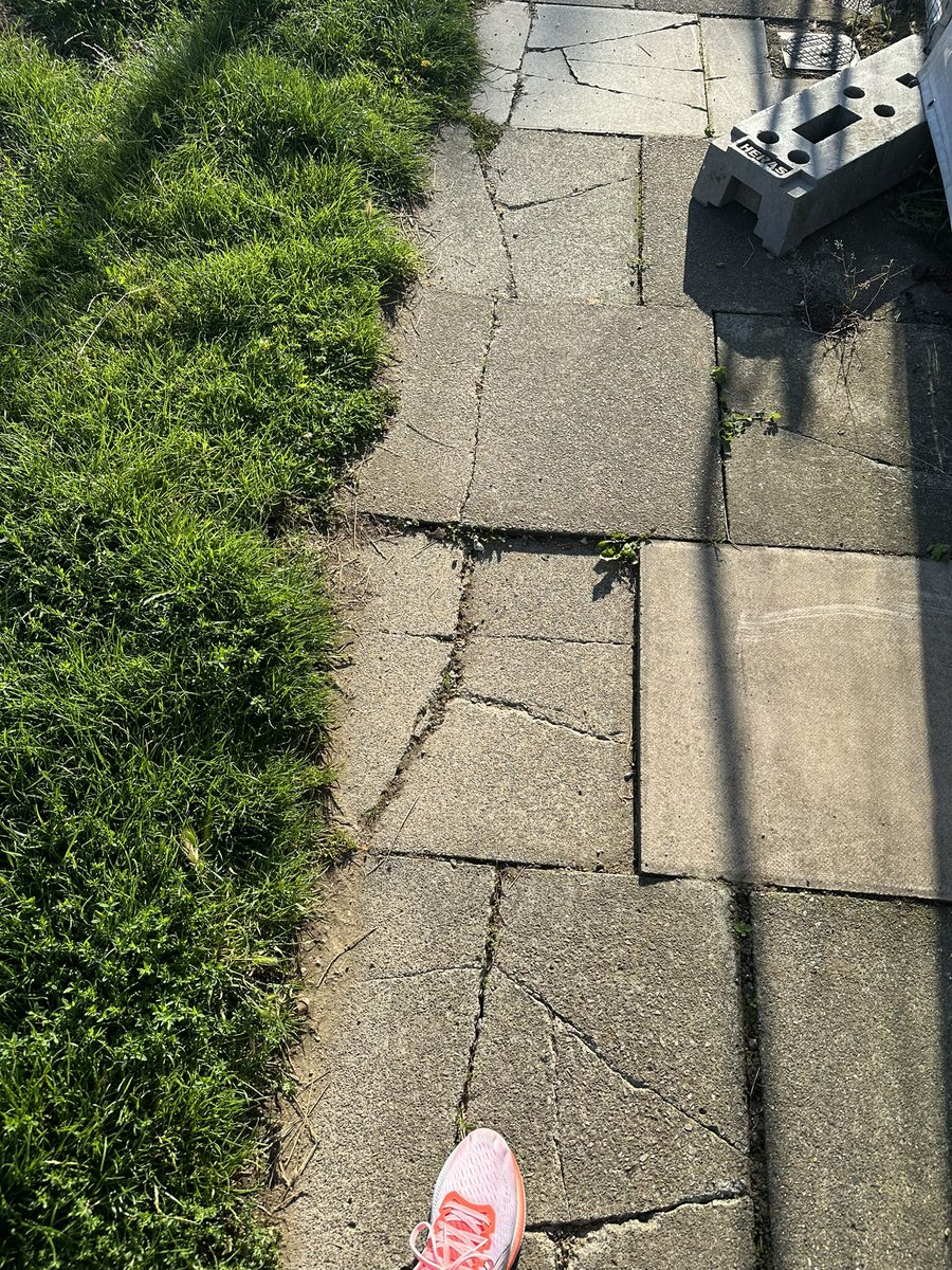 TorDoughty's tweet photo. @CllrGillianFord hi! Is there anyway you can help with getting this pavement sorted by the council? Outside 50 Kings Gardens in Upminster. So dangerous! Hurt my ankle on it this morning walking my daughter to nursery. https://t.co/cN6l4yKKQ0