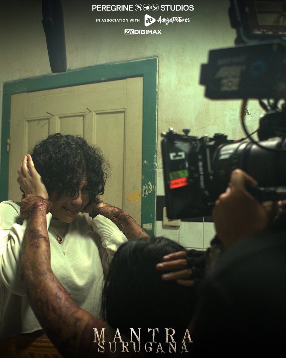 MantraFilm's tweet photo. PENGALAMAN SHOOTING MANTRA SURUGANA YANG HOROR BANGET

Terima kasih untuk segenap cast dan crew yang sudah bekerja keras selama shooting film Mantra Surugana. Coba kasih dukungan kalian untuk para cast dan crew di bawah yuk! https://t.co/Pq5bxh06Lm