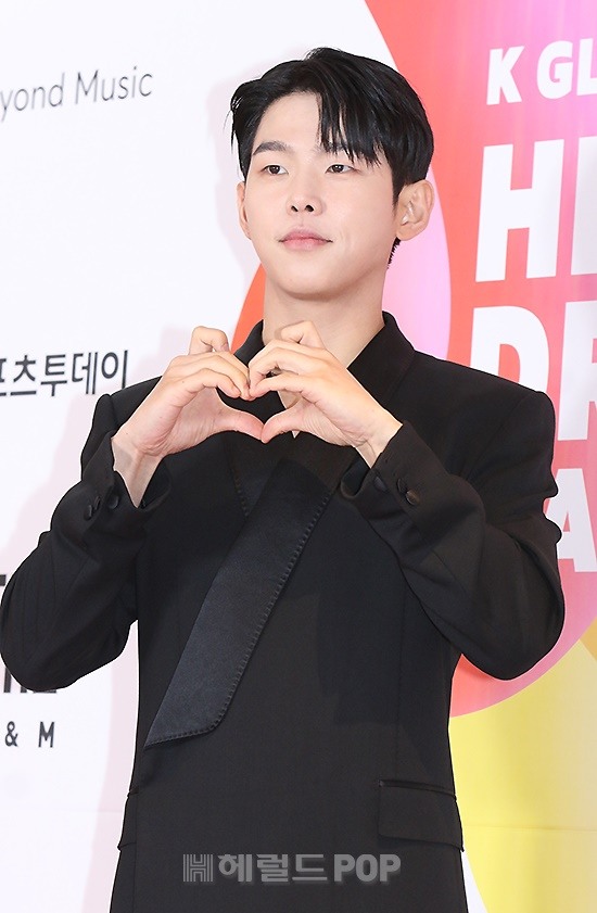 F3KEG6TacAEvOhH?format=jpg&name=900x900