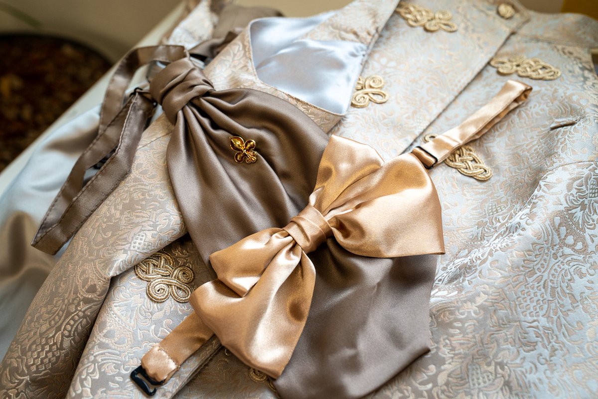 Take a behind-the-scenes peek into the creation of the all-new royal costumes that will be worn by our Cast Members at the Disneyland Hotel! ✨🏰 🪡👑 #DisneyCastLife #DisneylandParis