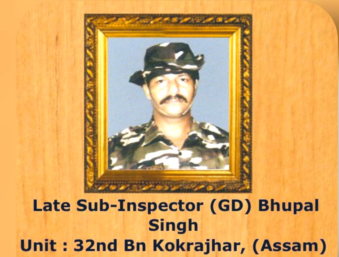 priority_n's tweet photo. Blessed Birthday of a Braveheart
Decorated with KIRTI CHAKRA for his Gallantry.
SUB INSPECTOR/GD BHUPAL SINGH #32BN @SSB_INDIA
#subinspectorbhupalsingh immortalized himself fighting terrorists in #Assam in 2009 while defending we all.
#KnowYourHeroes https://t.co/MAoEtWpy80