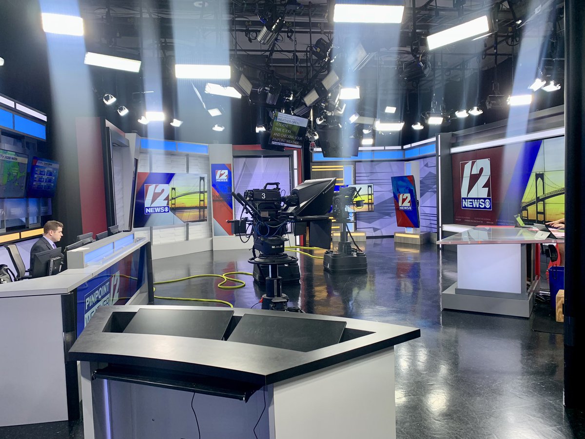 tpatricklittle's tweet photo. 4:30am #Thursday - Good Morning! We are up and on the air until 9am. You can see Steven over there on the left tracking a #PinpointWeatherAlert - Could be a stormy night ! ⚡️@wpri12 https://t.co/NaBIcSvtM9