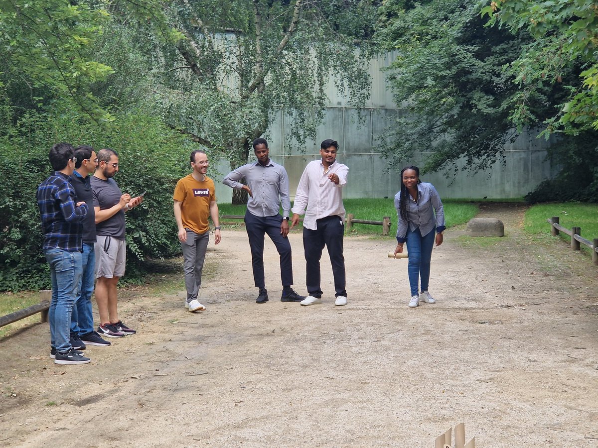 Traditionnel apres-midi sportif estival de l'équipe LD le 26 juillet dernier, avec comme point d'orgue le fameux Mölki. 🌞🏆🏸⚽️🏅