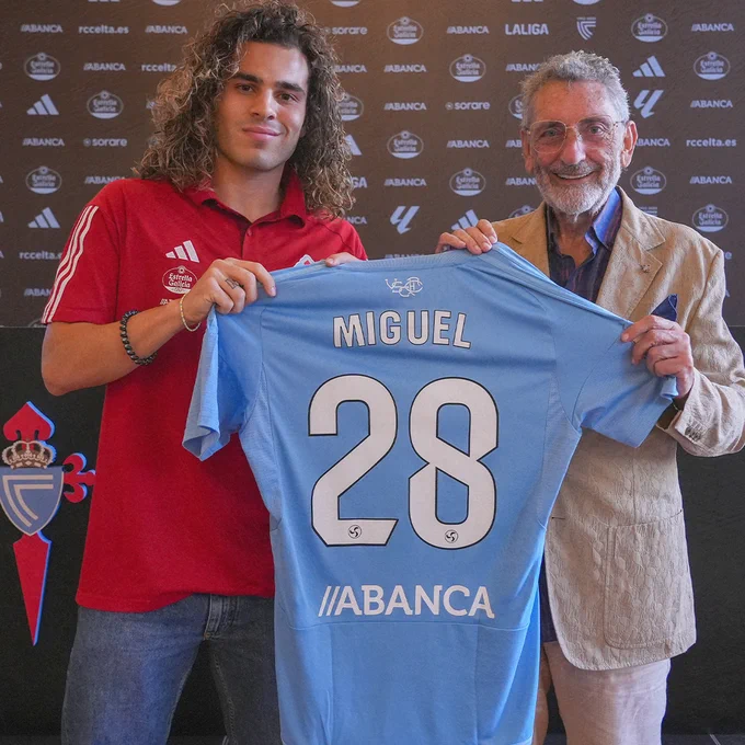 partidazocope's tweet image. 🔵⚪️ OFICIAL | @miguelrguezzv renueva con el @RCCelta hasta 2028

📻 #PartidazoCOPE