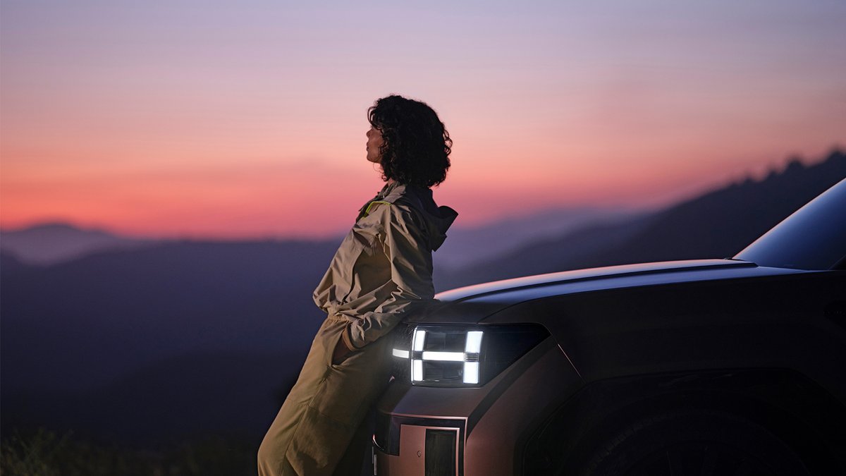 Hyundai_Global's tweet photo. Open a new chapter of your life to experience more. 

Open for More
SANTA FE

For more information : https://t.co/nc9WReOE8k

#Hyundai #SANTAFE #TheallnewSANTAFE #SUV #RefinedRobustSUV #OpenForMore https://t.co/al22taAlPW