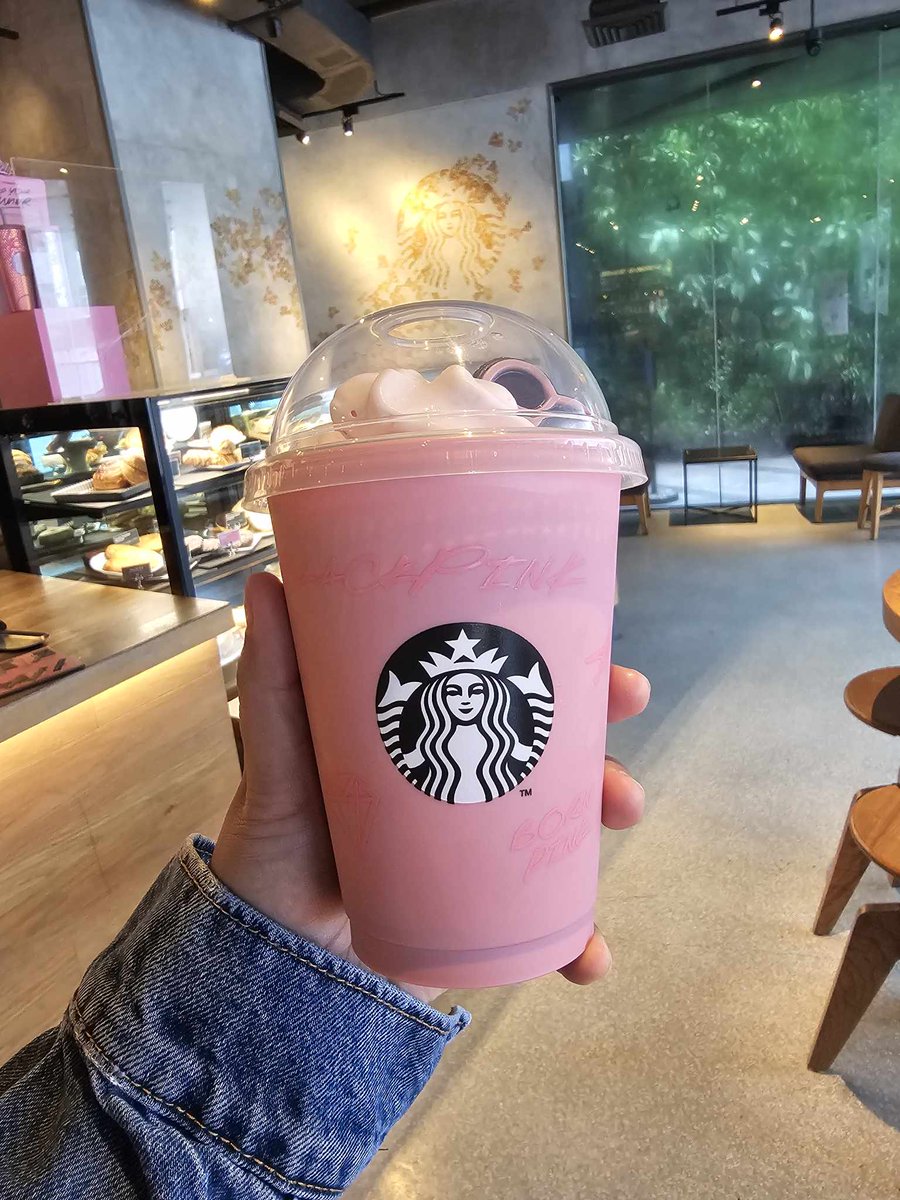 naddienation's tweet photo. Cheers to 7 years, @BLACKPINK! 
Here's to creating more wonderful music. ❤️

P.S. My little girls adore you! 🙆‍♀️🙆‍♀️🙆‍♀️ 
#TurnUpYourSummer #KmmunityphDrinksPink @starbucksph @KmmunityPH https://t.co/vJtWAjkLWo