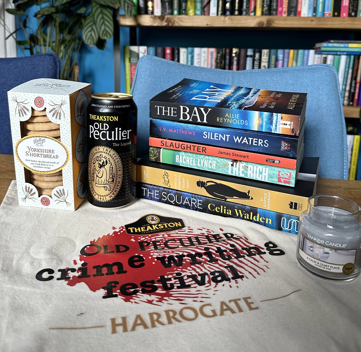 I totally missed #NationalBookLoversDay yesterday as I was busy so here’s a giveaway today instead!

To enter, ensure you’re following me, RT this tweet &amp; tag a friend. 

UK only. Entries close midnight Friday 18 August. Good luck! 🙌🏻