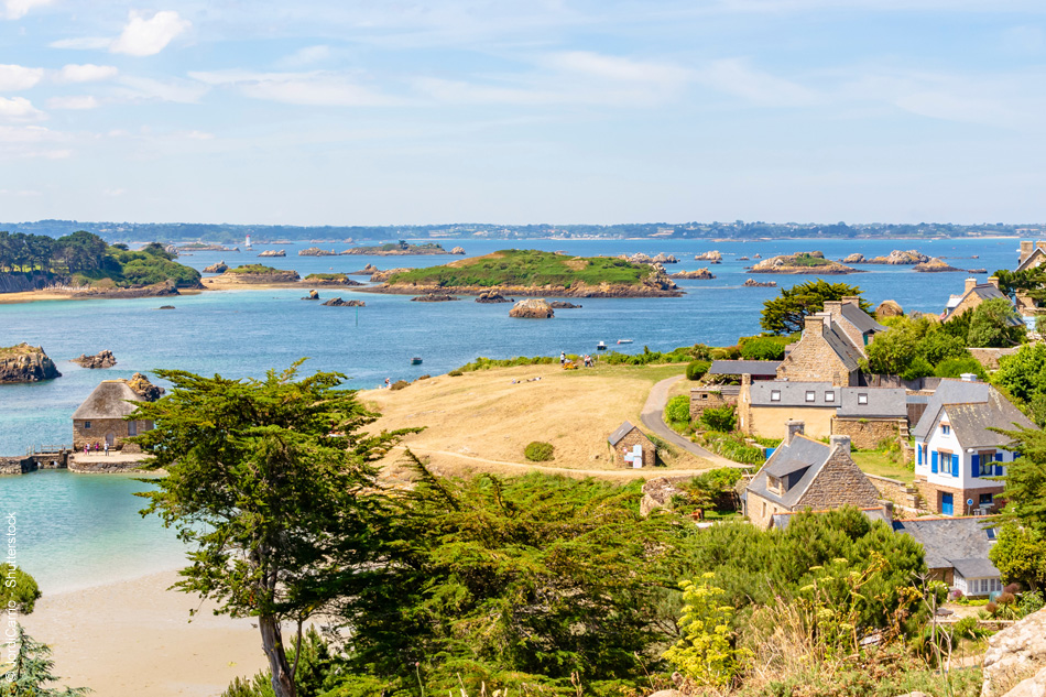 Les #îles sans voiture en #France bit.ly/3QQfAj1