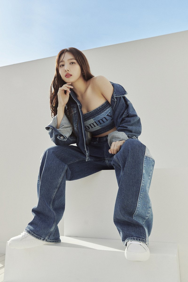 TWICE #NAYEON が着こなす、トミー コレクション。#トミージーンズ が