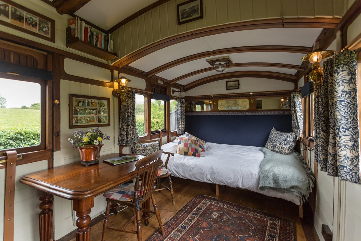 TheHolidayCots's tweet photo. Experience a truly unique getaway at Highcross Camping Coach & Living Van in Whitecross near Netherbury.
๐๏ธ Sleeps 1-4
https://t.co/fwN6UxdGbw
#UniqueGetaway #CountrysideCharm #HistoricAccommodation #ExploreDorset #UniqueStays #Railway #Victorian #Edwardian #SelfCatering https://t.co/GGHcQ3WLhN